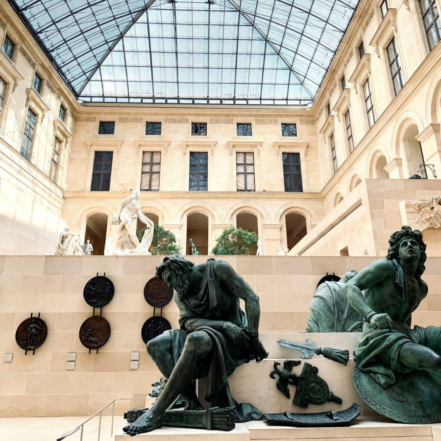 Louvre Ticket Entrance with Audio Guide